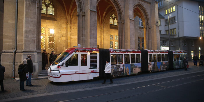 The old quarter express bus